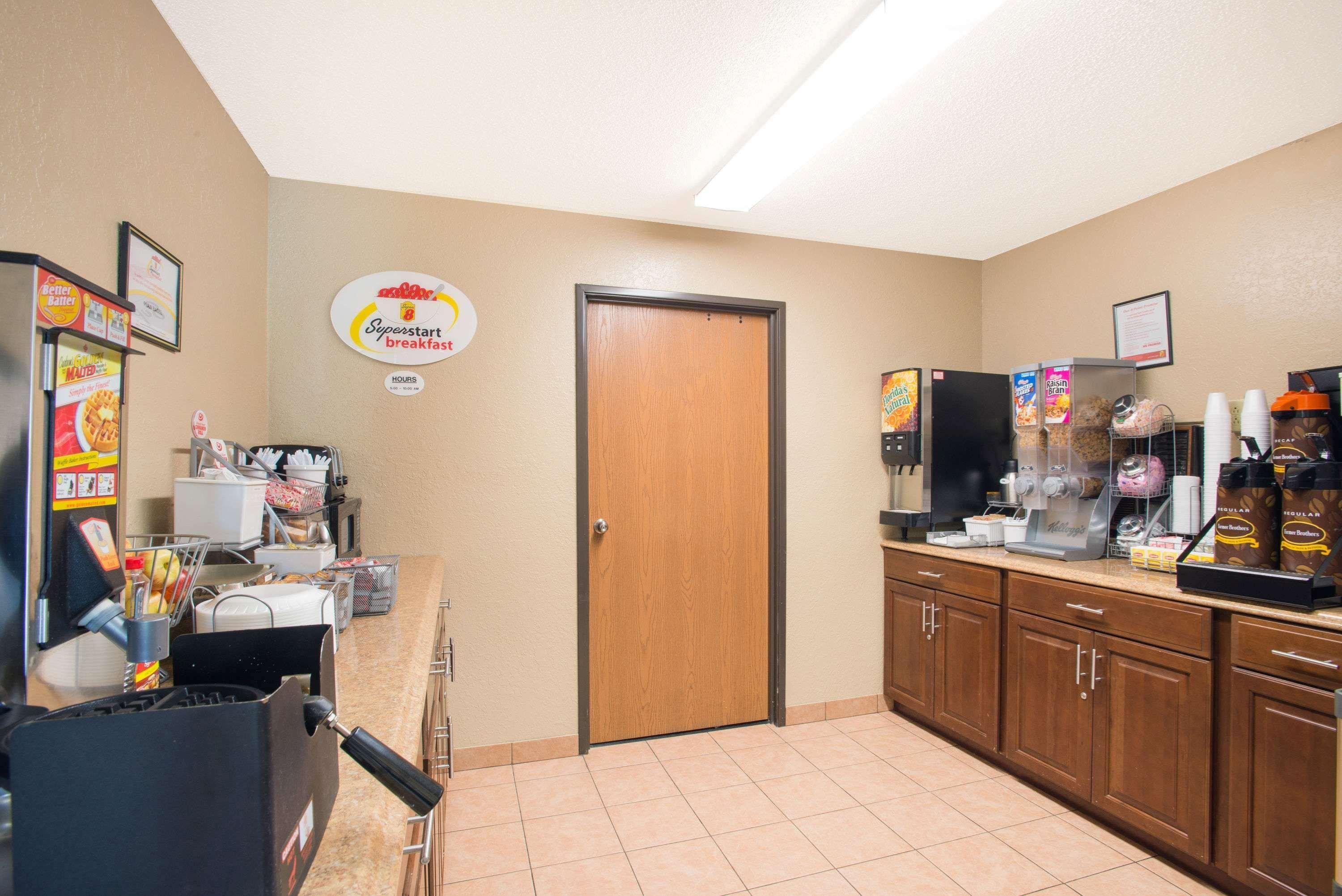 Motel Super 8 By Wyndham Massena Ny Exterior foto